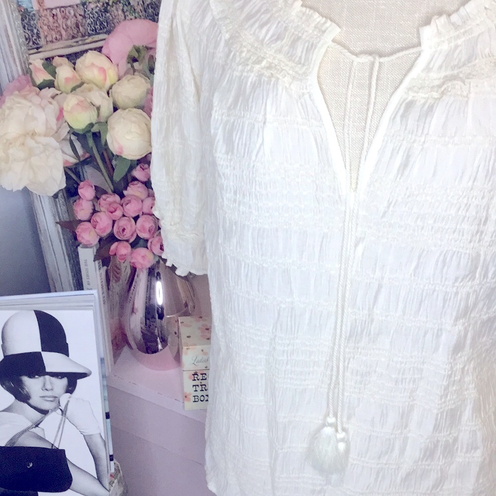 NWT✨ Max Studio London Puff Sleeve Tie Neck Gathered Elegant Cream Blouse Sm! - Picture 4 of 10